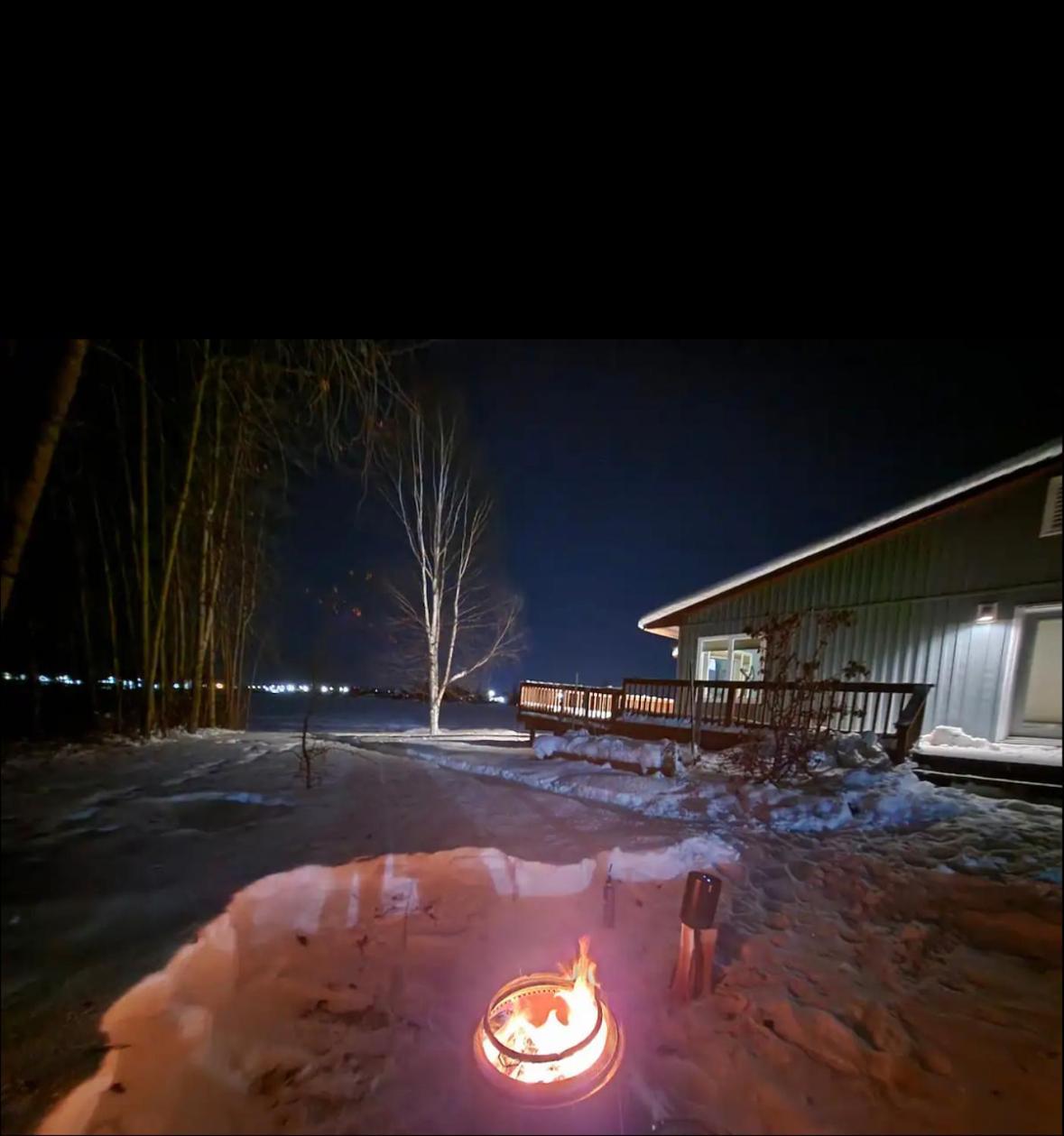 Hidden Lakefront Villa Fairbanks Exterior photo