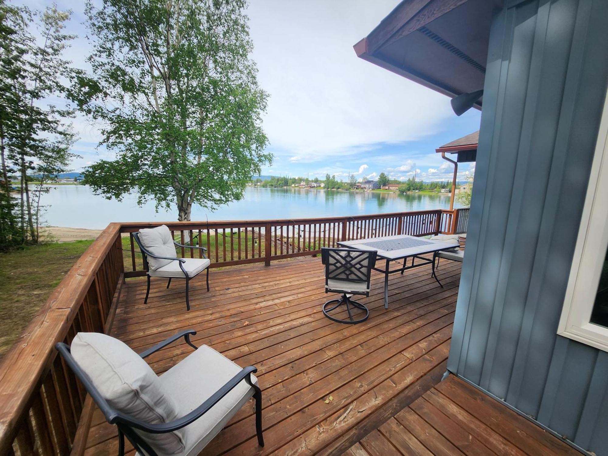 Hidden Lakefront Villa Fairbanks Exterior photo